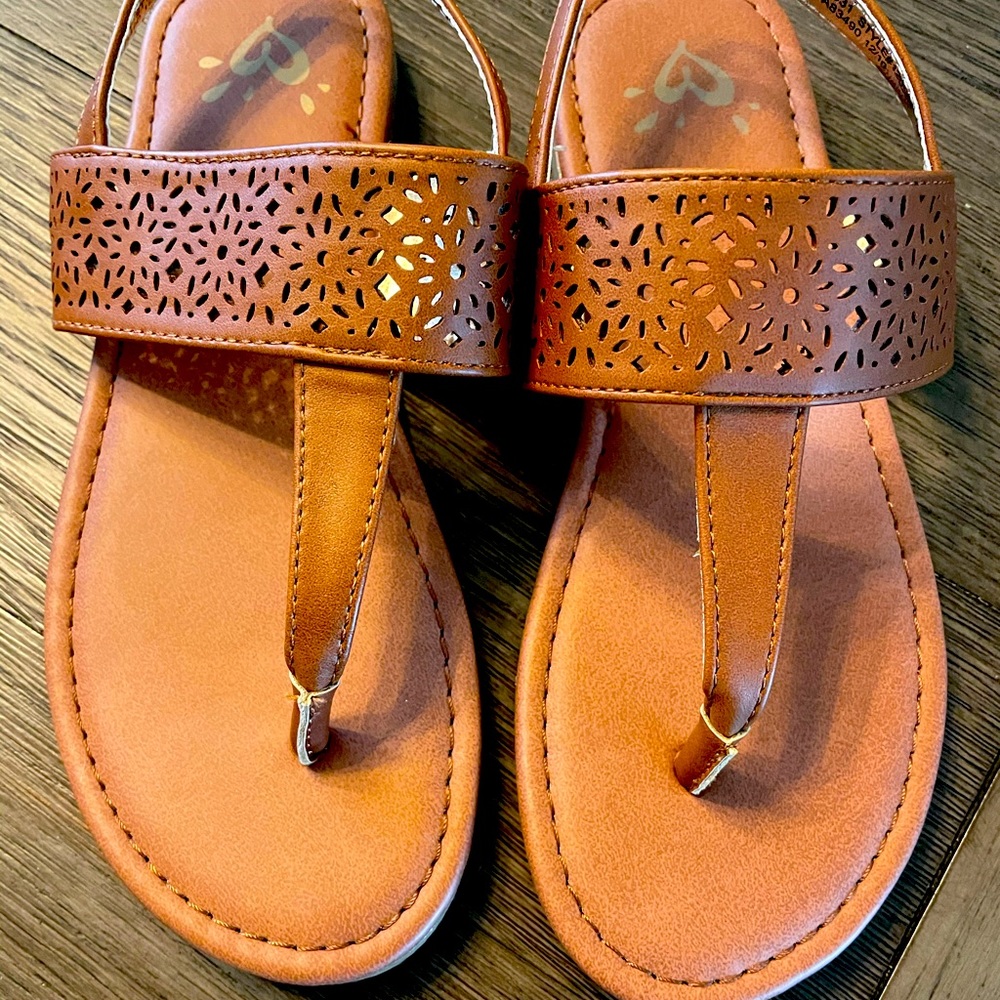 Girls sandals